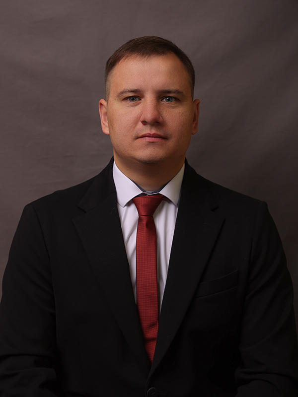 Хохлов Владимир Александрович.